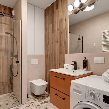 Doki Lifestyle & Food Hall By Lion Apartament *